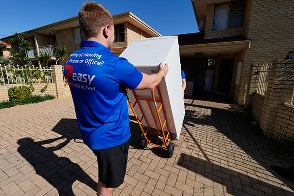 7-TIPS-FOR-EASY-MOVING-WITH-FRIDGE