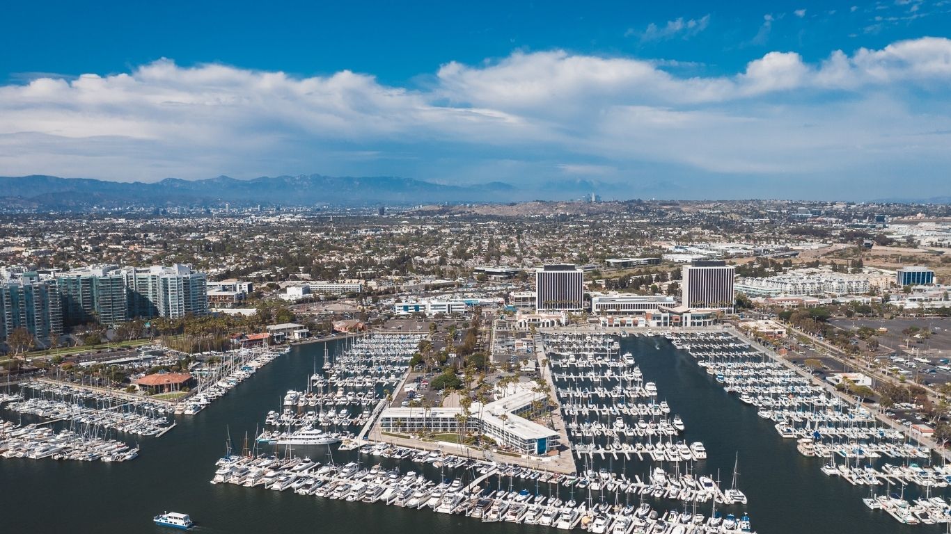 How much do local movers charge per hour?