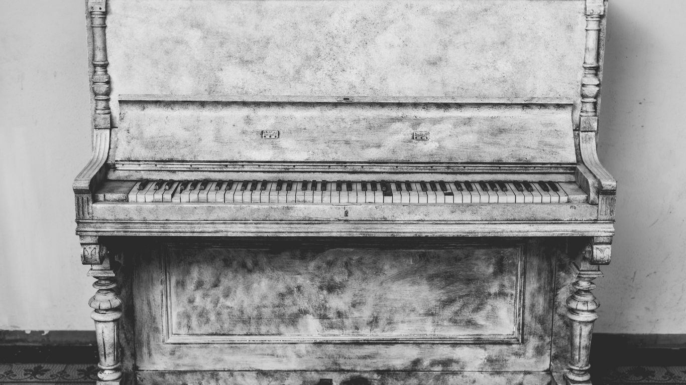  Experienced pool table movers with specialized equipment in LA